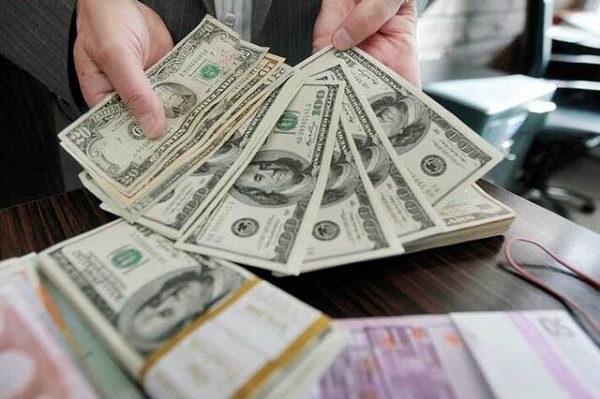 طرح جدید بانک مرکزی برای دلارهای خانگی جذاب می‌شود؟